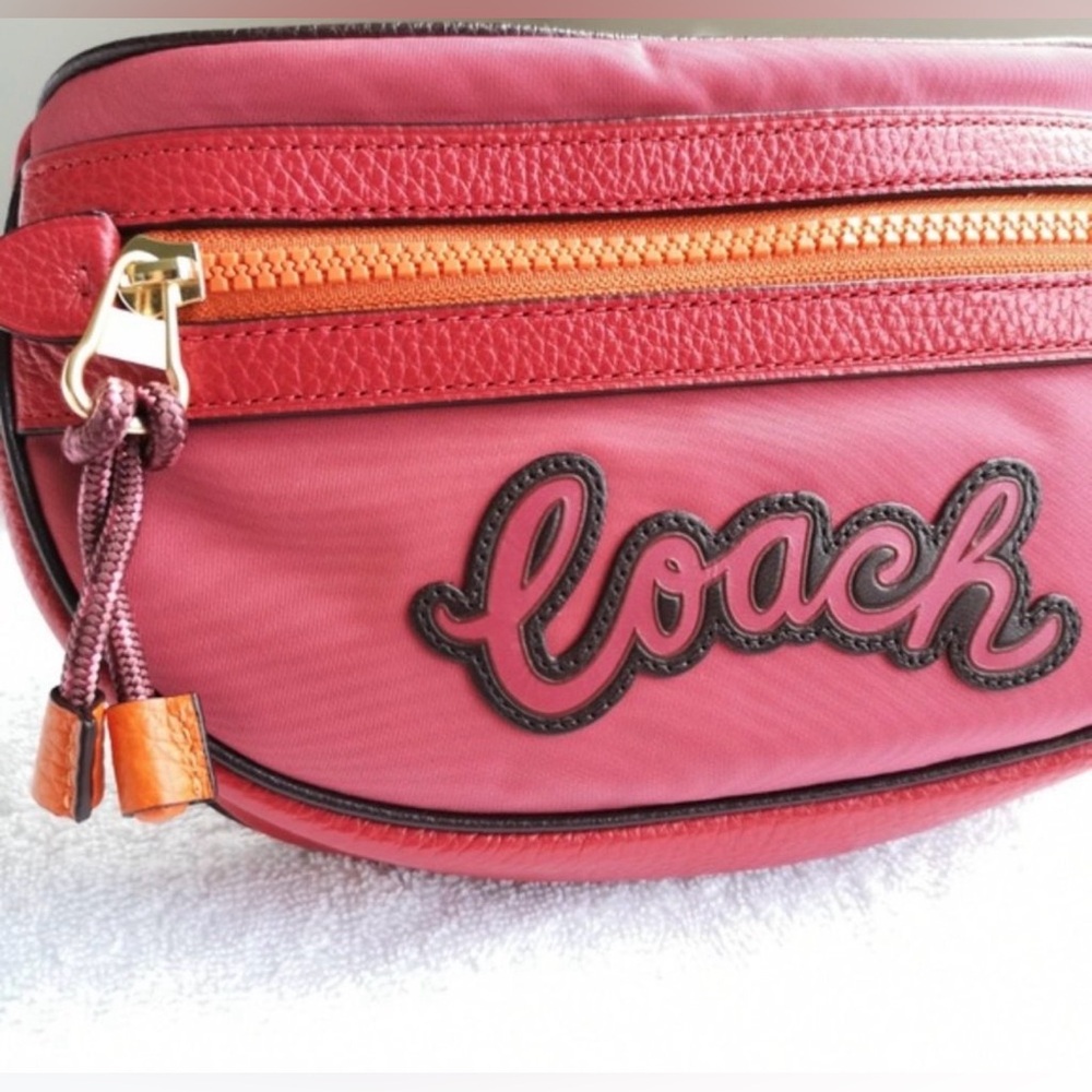 Coach RARE Vale Crossbody - Picture 5 of 12